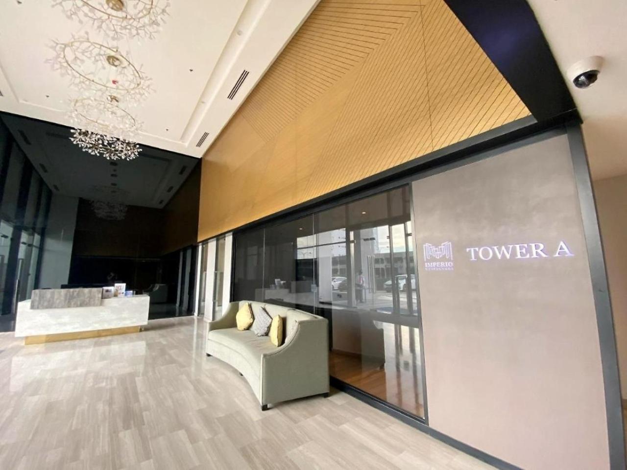 Imperio Apartment